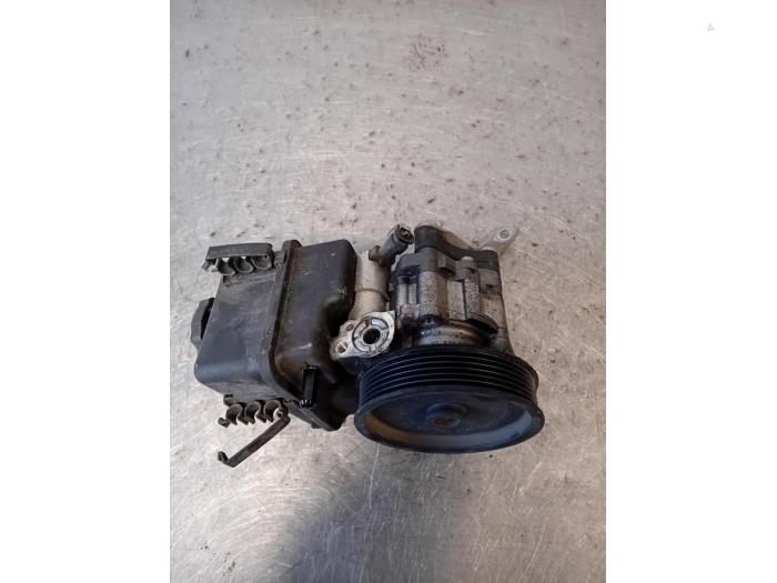 Gebruikte Pomp Servo Mercedes E (W212) E-200 CDI 16V BlueEfficiency,BlueTEC Prijs op aanvraag aangeboden door Autohandel-Smet Gebroeders NV