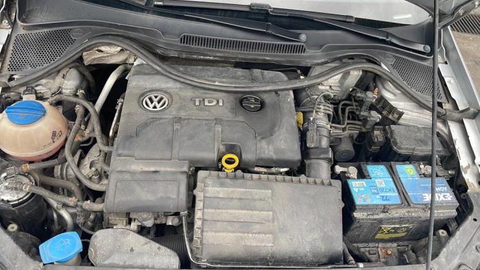 Motor van een Volkswagen Polo V (6R) 1.4 TDI 2015