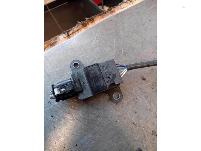 Nox sensor van een Opel Astra K Sports Tourer 1.5 CDTi 105 12V 2021