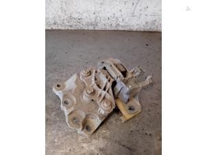 Gebruikte Motorsteun Opel Astra K Sports Tourer 1.5 CDTi 105 12V Prijs op aanvraag aangeboden door Autohandel-Smet Gebroeders NV