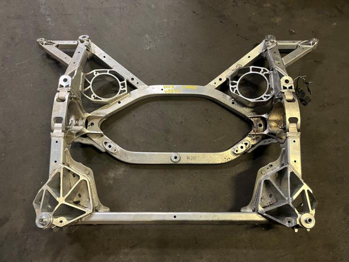 Subframe van een BMW M3 2021