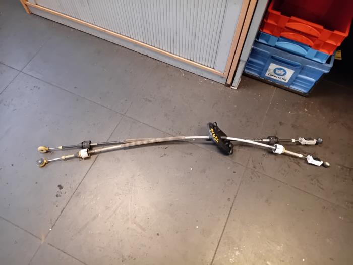 Gebruikte Schakelkabel Versnellingsbak Opel Astra K Sports Tourer 1.5 CDTi 105 12V Prijs op aanvraag aangeboden door Autohandel-Smet Gebroeders NV
