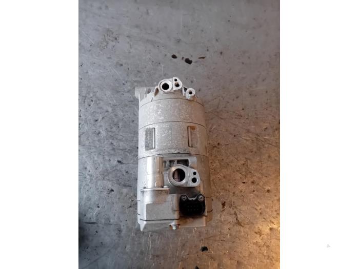 Gebruikte Aircopomp BMW X5 (G05) xDrive 45 e iPerformance 3.0 24V Prijs op aanvraag aangeboden door Autohandel-Smet Gebroeders NV