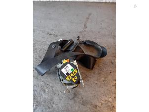 Gebruikte Veiligheidsgordel rechts-voor Mercedes Vito (447.6) 2.2 114 CDI 16V Prijs op aanvraag aangeboden door Autohandel-Smet Gebroeders NV