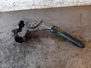 Gebruikte Handremhendel Ford Transit Custom 2.0 TDCi 16V Eco Blue 130 Prijs op aanvraag aangeboden door Autohandel-Smet Gebroeders NV