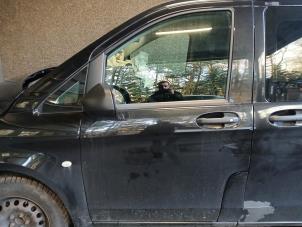 Gebruikte Portier 4Deurs links-voor Mercedes Vito Tourer (447.7) 2.2 114 CDI 16V Prijs op aanvraag aangeboden door Autohandel-Smet Gebroeders NV