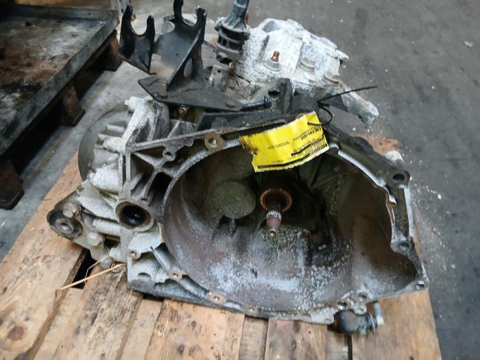 Gebruikte Versnellingsbak Peugeot Boxer (U9) 2.2 Blue HDi 120 Prijs op aanvraag aangeboden door Autohandel-Smet Gebroeders NV