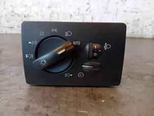 Gebruikte Licht Schakelaar Ford Focus 2 1.6 16V Prijs op aanvraag aangeboden door Autohandel-Smet Gebroeders NV