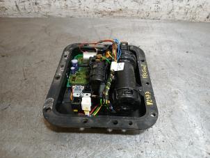 Gebruikte Adblue pomp Peugeot 5008 II (M4/MC/MJ/MR) 1.5 BlueHDi 130 Prijs op aanvraag aangeboden door Autohandel-Smet Gebroeders NV