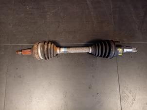 Gebruikte Aandrijfas links-voor Ford Cougar (ECX/W) 2.0 16V Prijs op aanvraag aangeboden door Autohandel-Smet Gebroeders NV