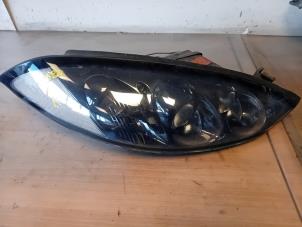 Gebruikte Koplamp rechts Ford Cougar (ECX/W) 2.0 16V Prijs op aanvraag aangeboden door Autohandel-Smet Gebroeders NV