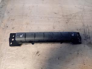 Gebruikte Schakelaar Stoelverwarming Jeep Grand Cherokee (WH/WK) 6.1 SRT-8 Prijs op aanvraag aangeboden door Autohandel-Smet Gebroeders NV