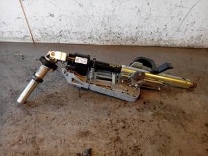 Gebruikte Stuurkolom compleet Mercedes E (W212) E-200 CDI 16V BlueEfficiency,BlueTEC Prijs op aanvraag aangeboden door Autohandel-Smet Gebroeders NV