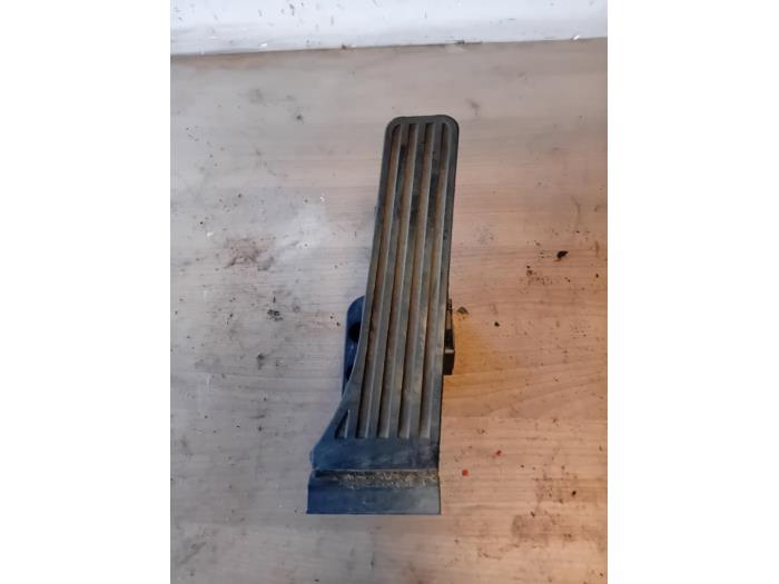 Gebruikte Gaspedaalpositie Sensor Mercedes E (W212) E-200 CDI 16V BlueEfficiency,BlueTEC Prijs op aanvraag aangeboden door Autohandel-Smet Gebroeders NV