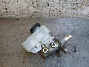 Gebruikte Hoofdremcilinder Nissan 370 Z Roadster (Z34B) 3.7 V6 24V Prijs op aanvraag aangeboden door Autohandel-Smet Gebroeders NV