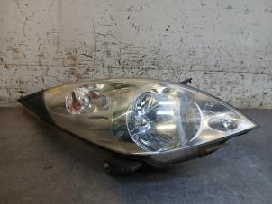 Gebruikte Koplamp rechts Chevrolet Spark (M300) 1.0 16V Bifuel Prijs op aanvraag aangeboden door Autohandel-Smet Gebroeders NV
