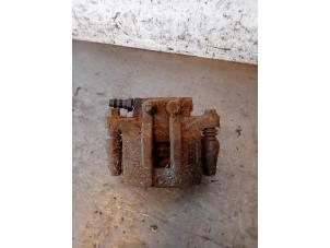 Gebruikte Remklauw (Tang) links-achter Chrysler Sebring (JR) 2.0 16V Prijs op aanvraag aangeboden door Autohandel-Smet Gebroeders NV