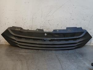 Gebruikte Grille Iveco New Daily VI 35C18, 40C18, 50C18, 65C18, 70C18, 35S18 Prijs op aanvraag aangeboden door Autohandel-Smet Gebroeders NV