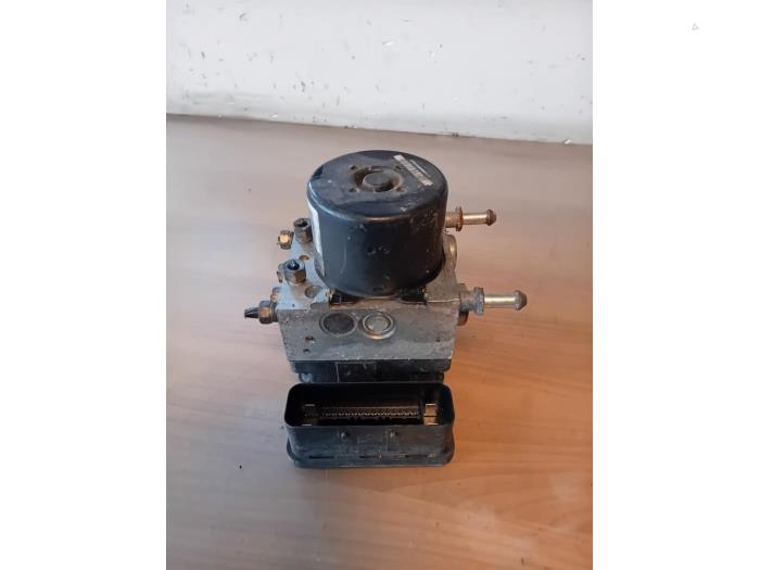 Gebruikte ABS Pomp Chrysler Sebring (JR) 2.0 16V Prijs op aanvraag aangeboden door Autohandel-Smet Gebroeders NV