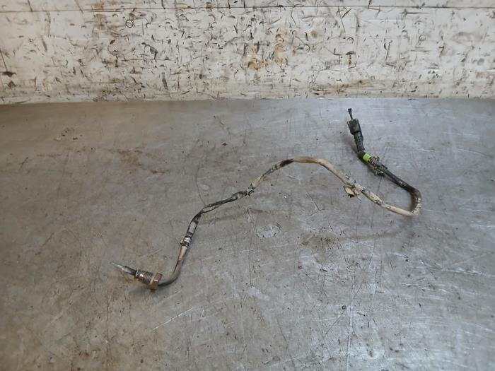 Gebruikte Uitlaat temperatuursensor Hyundai i30 (PDEB5/PDEBB/PDEBD/PDEBE) 1.0 T-GDI 12V Prijs op aanvraag aangeboden door Autohandel-Smet Gebroeders NV