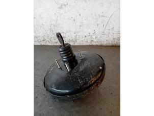 Gebruikte Rembooster Ssang Yong Korando 1.5 e-XGDi 16V 2WD Prijs op aanvraag aangeboden door Autohandel-Smet Gebroeders NV