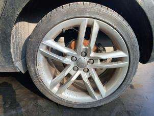 Gebruikte Velgen set + banden Audi A1 Sportback (8XA/8XF) 1.6 TDI 16V Prijs op aanvraag aangeboden door Autohandel-Smet Gebroeders NV