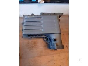 Gebruikte Luchtfilterhuis Skoda Superb Combi (3V5) 1.6 TDI Prijs op aanvraag aangeboden door Autohandel-Smet Gebroeders NV