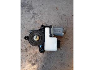 Gebruikte Motor electrisch raam Seat Arona (KJX) 1.6 TDI 95 Prijs op aanvraag aangeboden door Autohandel-Smet Gebroeders NV