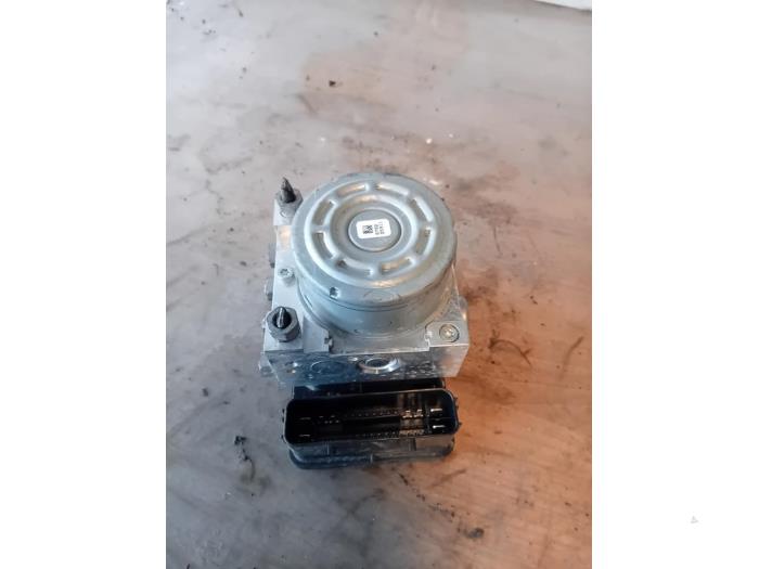 Gebruikte ABS Pomp Ford Puma 1.0 Ti-VCT EcoBoost 12V Prijs op aanvraag aangeboden door Autohandel-Smet Gebroeders NV