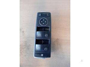 Gebruikte Combischakelaar ramen Mercedes CLA (117.3) 1.5 CLA-180 CDI, 180 d 16V Prijs op aanvraag aangeboden door Autohandel-Smet Gebroeders NV