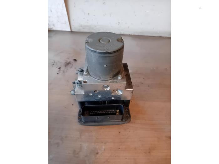 Gebruikte ABS Pomp BMW X6 (E71/72) M50d 3.0 24V Prijs op aanvraag aangeboden door Autohandel-Smet Gebroeders NV