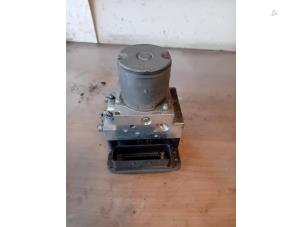 Gebruikte ABS Pomp BMW X6 (E71/72) M50d 3.0 24V Prijs op aanvraag aangeboden door Autohandel-Smet Gebroeders NV