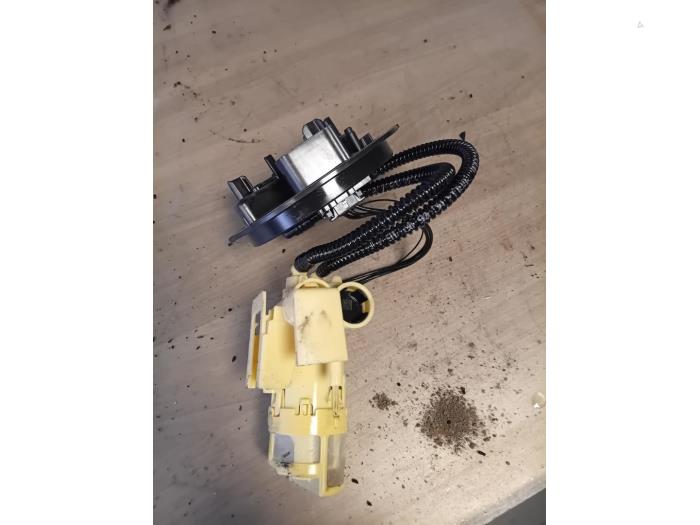 Gebruikte Tank element Pomp Mercedes C Estate (S205) C-180 BlueTEC, C-180 d 1.6 16V Prijs op aanvraag aangeboden door Autohandel-Smet Gebroeders NV