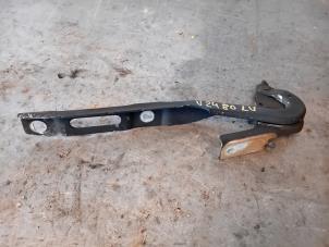 Gebruikte Motorkap Scharnier Citroen Berlingo 1.5 BlueHDi 100 Prijs op aanvraag aangeboden door Autohandel-Smet Gebroeders NV