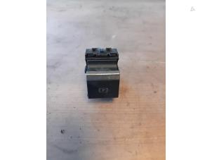 Gebruikte Handrem schakelaar Citroen Berlingo 1.5 BlueHDi 100 Prijs op aanvraag aangeboden door Autohandel-Smet Gebroeders NV