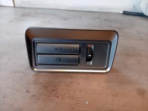 Gebruikte Schakelaar (diversen) Jaguar XF (CC9) 3.0 D V6 24V Prijs op aanvraag aangeboden door Autohandel-Smet Gebroeders NV