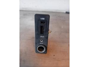 Gebruikte AUX/USB aansluiting Jaguar XF (CC9) 3.0 D V6 24V Prijs op aanvraag aangeboden door Autohandel-Smet Gebroeders NV