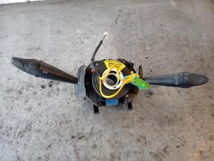 Gebruikte Combischakelaar Stuurkolom Fiat Multipla (186) Prijs op aanvraag aangeboden door Autohandel-Smet Gebroeders NV