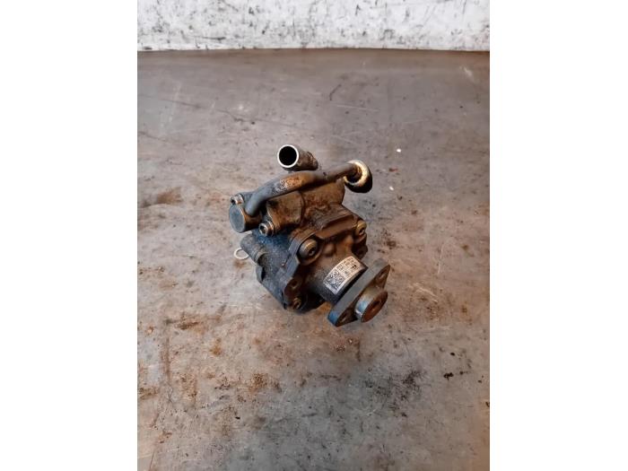 Gebruikte Servopomp Audi A4 (B8) 2.0 TDI 16V Prijs op aanvraag aangeboden door Autohandel-Smet Gebroeders NV