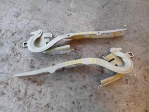 Gebruikte Scharnierset Citroen Jumpy 2.0 Blue HDI 145 Prijs op aanvraag aangeboden door Autohandel-Smet Gebroeders NV