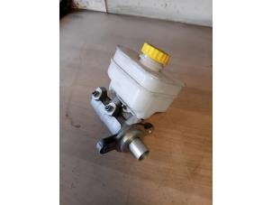 Gebruikte Hoofdremcilinder Iveco New Daily VI 33S14, 35C14, 35S14 Prijs op aanvraag aangeboden door Autohandel-Smet Gebroeders NV