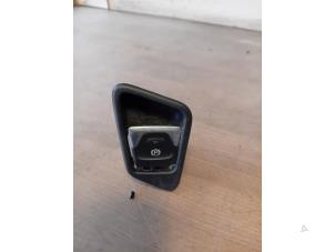 Gebruikte Schakelaar handrem Iveco New Daily VI 33S14, 35C14, 35S14 Prijs op aanvraag aangeboden door Autohandel-Smet Gebroeders NV