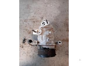 Gebruikte Pomp Airco Ford Transit Courier 1.5 TDCi 75 Prijs op aanvraag aangeboden door Autohandel-Smet Gebroeders NV