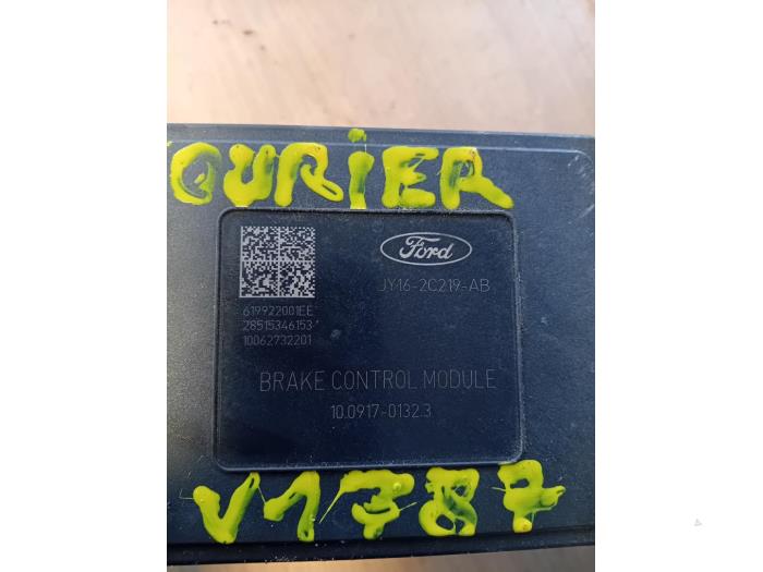 ABS Pomp van een Ford Transit Courier 1.5 TDCi 75 2019