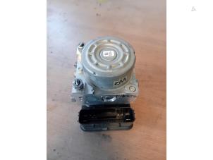 Gebruikte ABS Pomp Ford Fiesta 7 1.0 EcoBoost 12V 100 Prijs op aanvraag aangeboden door Autohandel-Smet Gebroeders NV