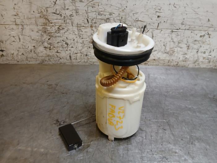 Gebruikte Tank element Pomp Skoda Fabia II (5J) 1.2i Prijs op aanvraag aangeboden door Autohandel-Smet Gebroeders NV