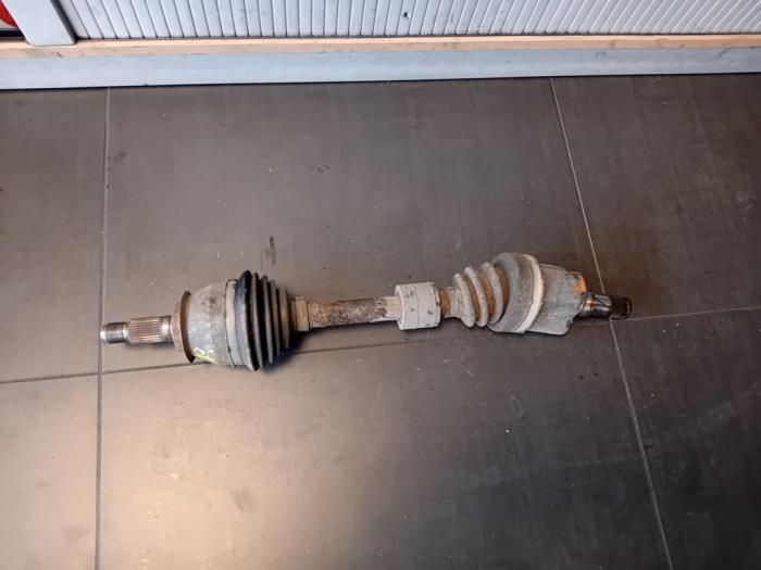 Gebruikte Steekas links-voor Mini Mini (R56) 1.6 Cooper D 16V Prijs op aanvraag aangeboden door Autohandel-Smet Gebroeders NV