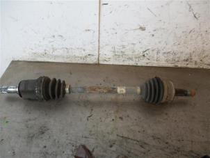 Gebruikte Steekas links-voor Opel Corsa D 1.0 Prijs op aanvraag aangeboden door Autohandel-Smet Gebroeders NV