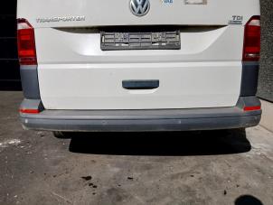 Gebruikte Achterbumper Volkswagen Transporter/Caravelle T6 2.0 TDI DRF Prijs op aanvraag aangeboden door Autohandel-Smet Gebroeders NV