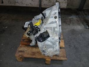 Gebruikte Versnellingsbak Dacia Sandero III Prijs op aanvraag aangeboden door Autohandel-Smet Gebroeders NV